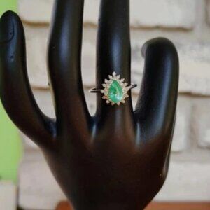 14K white gold genuine 1.03 carat emerald 28 natural pave diamonds  ring size 6